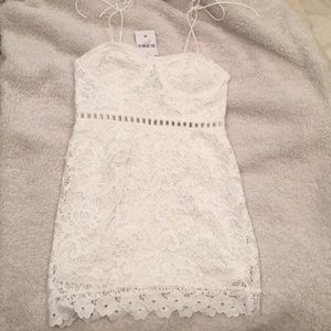White Floral Lace Tie Strap Forever 21 Dress